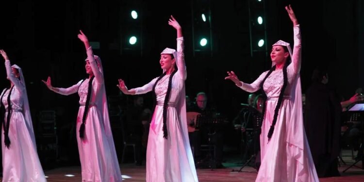 İzmir Devlet Türk Dünyası Dans ve Müzik Topluluğu’nın Cumhuriyet Bayramı Özel Konseri: 102. Yıla Özel Sahne