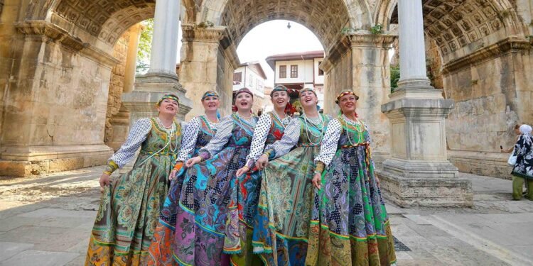 Kaleiçi Festivali: Antik Sokaklarda Uluslararası Bir Buluşma