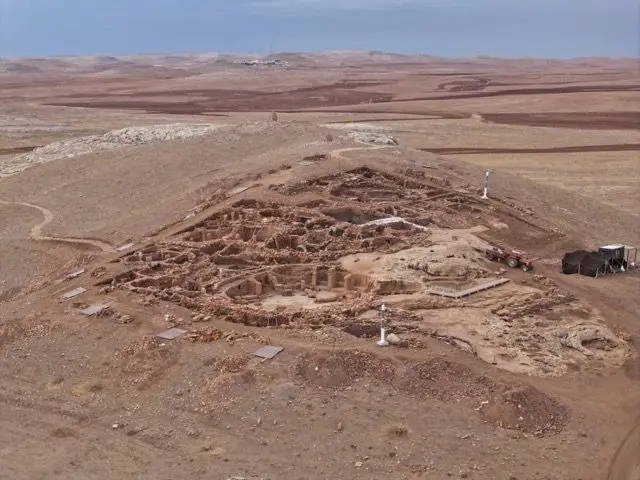 Karahantepe’de İnsan Yüzü Betimini Taşıyan Sütunla Yeni Bir Uygarlık Anlayışının İzleri