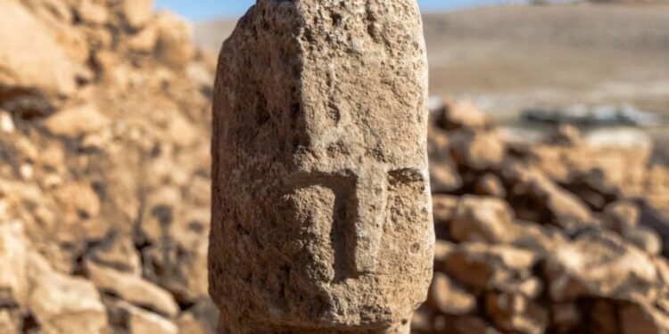 Karahantepe’deki Yeni Buluntular ve T biçimli Dikilitaşlardaki İnsan Yüzü: Neolitik Döneme Işık Tutan Bir Keşif