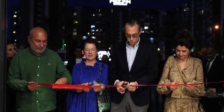 Uluslararası Kent Tiyatro Festivali’nde İkinci Gün: Anlamlı Açılış ve Zâkir Oyunu