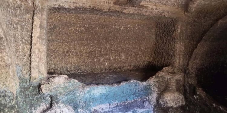 Adıyaman’daki Tharsa Antik Kenti’nde 1800 Yıllık Oda Mezarı Gün Yüzüne Çıkarıldı