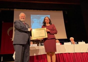 Bilinmeze Doğru: Emine Işınsu Roman Ödülü’nü Kazanan Hülya Başarangil Demir için Tören Özeti