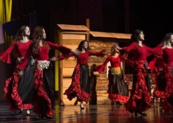 Deli Ayten: Merinos’ta Sahneye Dönen Efsane ve Yalnızlığın Hikayesi