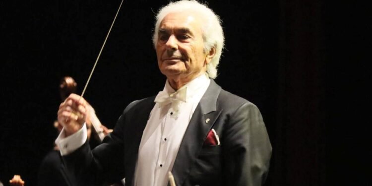 Gürer Aykal yönetiminde ‘Öğretmeler Günü’ konseri