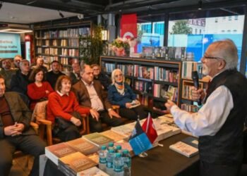 Hayatla Yüzleşen Bir Öğreti: Emre Kongar’ın Yeni Kitabını Beşiktaş’ta Okurlarıyla Buluşturan Anlatı