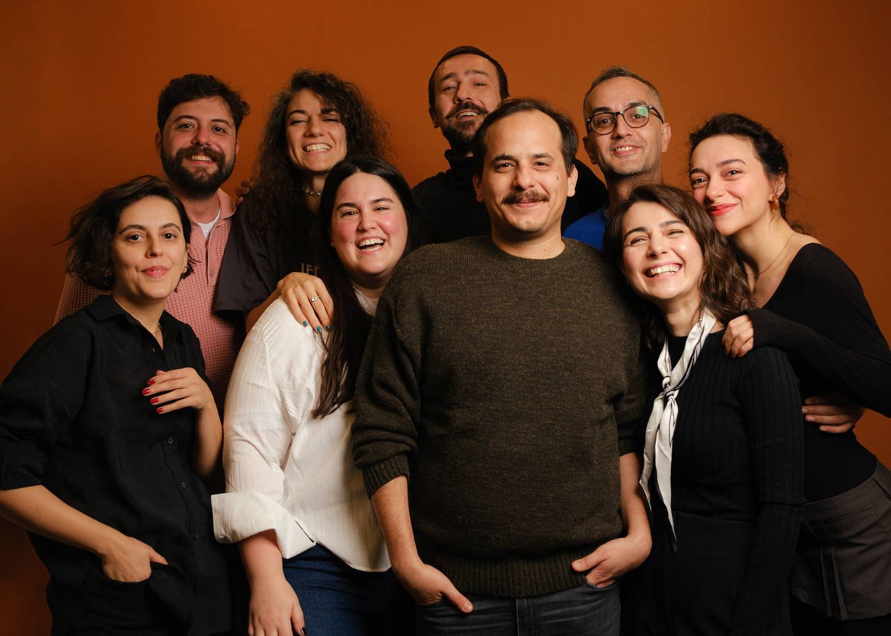 İsimsiz Eserler Mezarlığı: Sanatın Kapitalizmle Sınandığı Bir Kamera Hikayesi