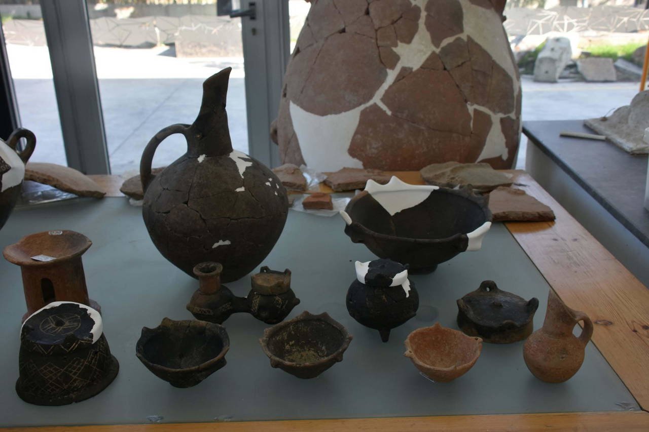 İzmir Başkentine Yansıyan Antik İzler: Yeşilova ve Yassıtepe Höyüklerinde Yeni Sezon Bulguları