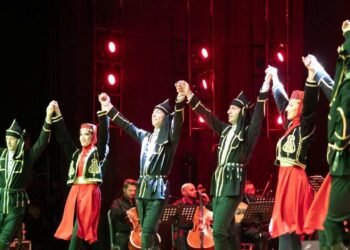 İzmir Devlet Türk Dünyası Dans ve Müzik Topluluğu’nun Özel Konseri: Geleneksel Ezgiler ve Danslar Sahnede