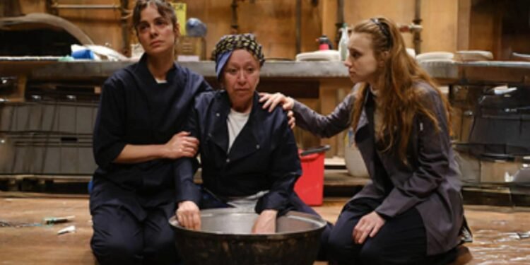 2025 Türkiye Tiyatrosu: Öne Çıkan Oyunlar ve Uygulamalar