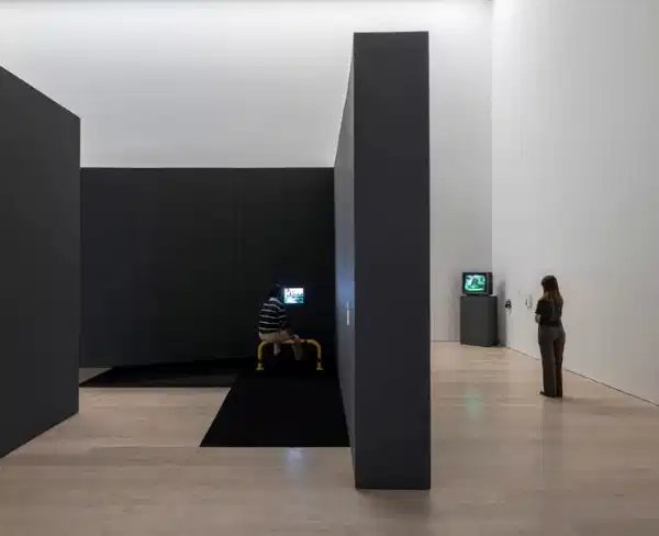 Arter’de Hah! ve Diğer Yeni Sergiler: Görsel ve Sözel Direnişin İzinde