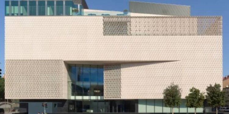 Arter’de Hah! ve Diğer Yeni Sergiler: Görsel ve Sözel Direnişin İzinde