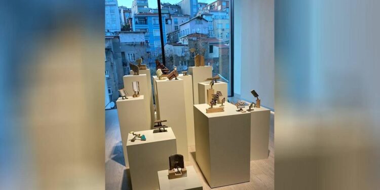 Bellekte ve Mekânlarda Seslenen Objeler: Nilüfer Şaşmazer ve Büyüktaşcıyan İşlerinde Zamanın Yankıları