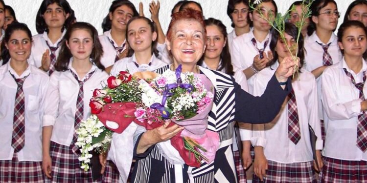 Güneş Umuttan Şimdi Doğar: Türkan Saylan Fotoğraf Sergisi Açılışı ve Gezilebilecek Süreç