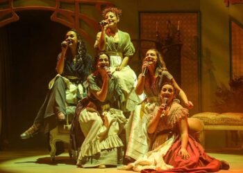 Gurur ve Önyargı: Isobel McArthur’ın uyarlamasıyla sahnede bir komedi macerası