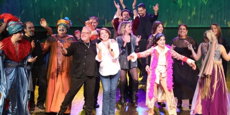 Harami Çarklarında Hayatlar: Haramiler Oyununun Sahne Büyüsü