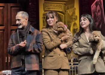 İBB Şehir Tiyatroları: Öylece Durur Zaman’ın Prömiyerinden Notlar