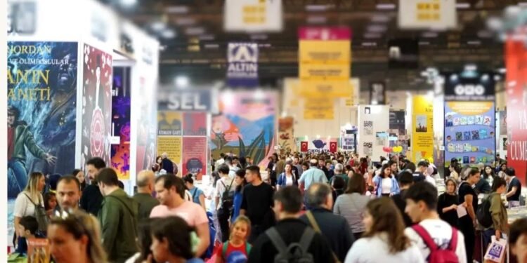 İstanbul Kitap Fuarı 2025: Edebiyatın Her Haliyle Zengin Program