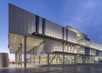 İstanbul Modern: 21 Yılda Ücretsiz Eğitimlerle Gençleri Sanatla Buluşturan Bir Müzeyi Revize Hikâyesi