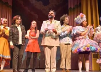 Kulübe ile Sahnede Büyülü Yolculuk: Yuan Huan’ın Öyküsünden Sahnelenen Bir Deney