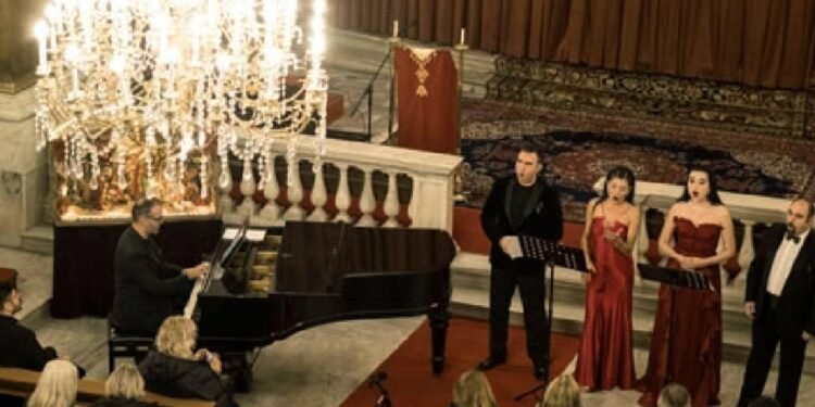 Noel Ezgileriyle Dolu Gecede Rey Ensemble: Rus Halk Şarkıları ve Çokyönlü Festivaller