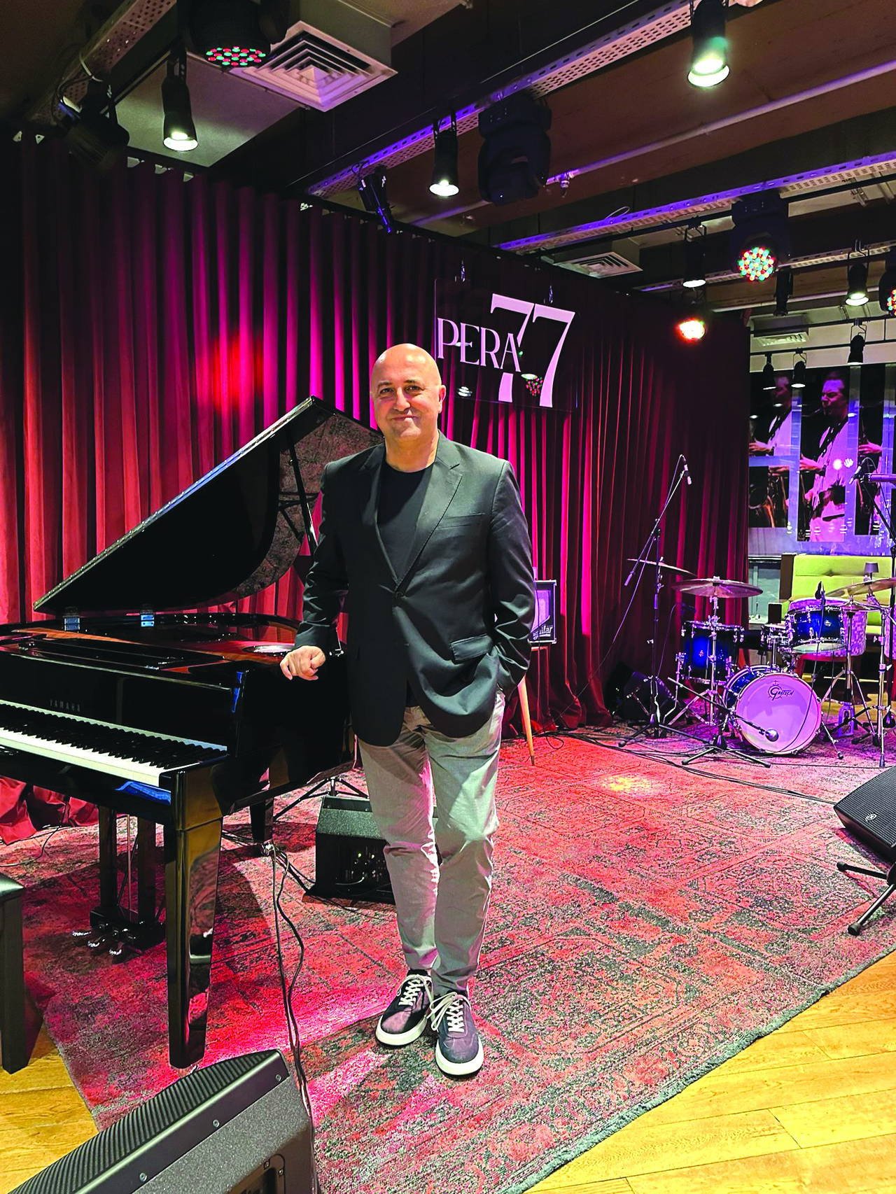 Pera 77: Cazın Kültürel Yolculuğu ve Otel Altı Mizahta Yeni Ufuklar