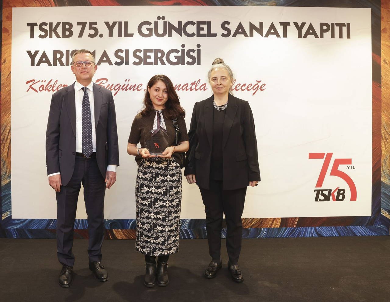 Türkiye Genç Yaratıcılar Ödül Töreni: 30 Genç Sanatçı Sergisi ve Mali Destekler