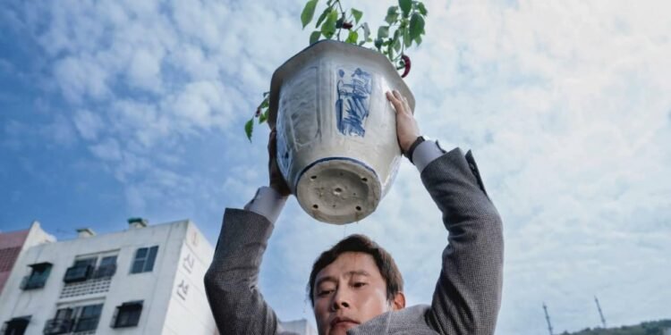 Hizmetçi: Psikolojik Gerilimin Karanlık Yüzü ve Devam Filmi Rüzgarı