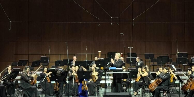 İDSO DenizBank Konserlerinde Mozart ve Sibelius’un Harmoniği Yükselişte