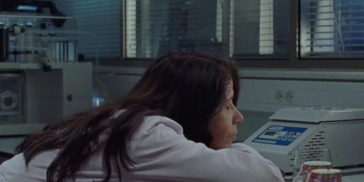 İki Laborantın Yorgun Saatleri: Berlin’de Yeni Bir Kısa Film Yolculuğu