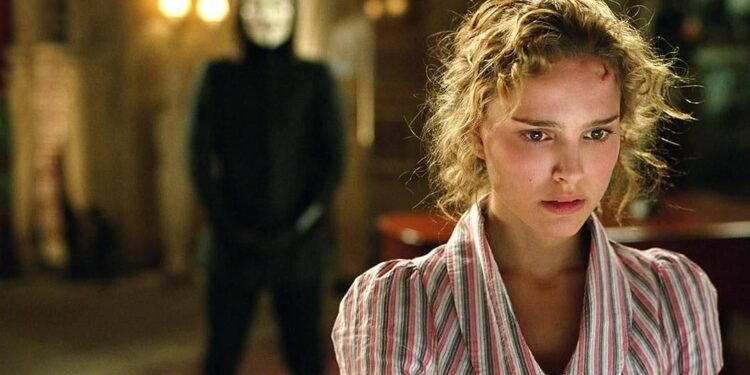 İtibarın Düğümlerini Kopartan: Geleceğe Dair Kapsamlı Distopyalar