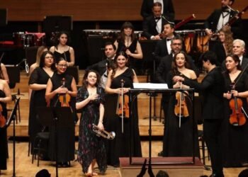 İzmir Oda Orkestrası’nın Özel Konserinde Şehrazad ve Şef Aziz Shokhakimov Yönetiminde Dünya Duyuları