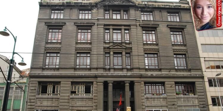 Töz: Mimarlığın Özünü Okumaya Dayalı Çağdaş Heykel ve Kavramsal Şeyler Serüveni