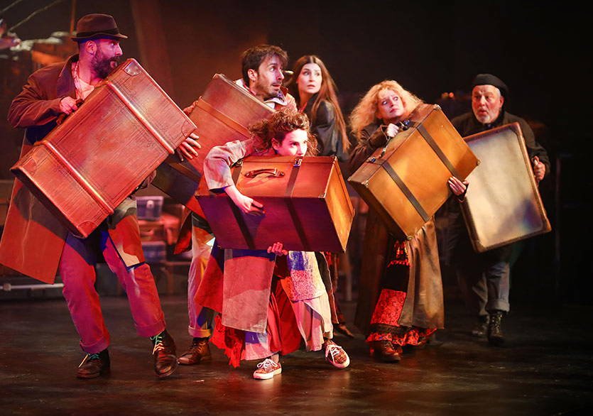 Batı Ekspresi: Göç ve Avrupalılaşma Üzerine Keskin Bir Kara Komedi