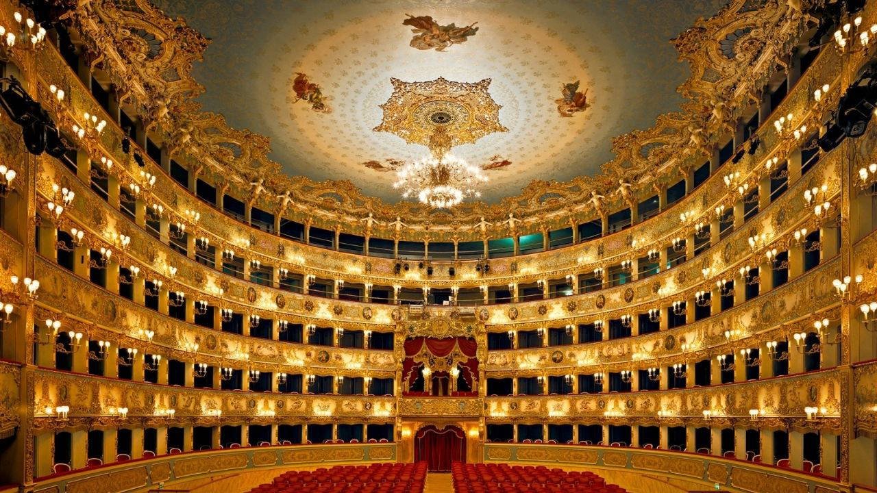 Beyond the Vanishing Point: Ayasophya'dan Pantheon'a Mimarlık ve Hafızanın İzinde