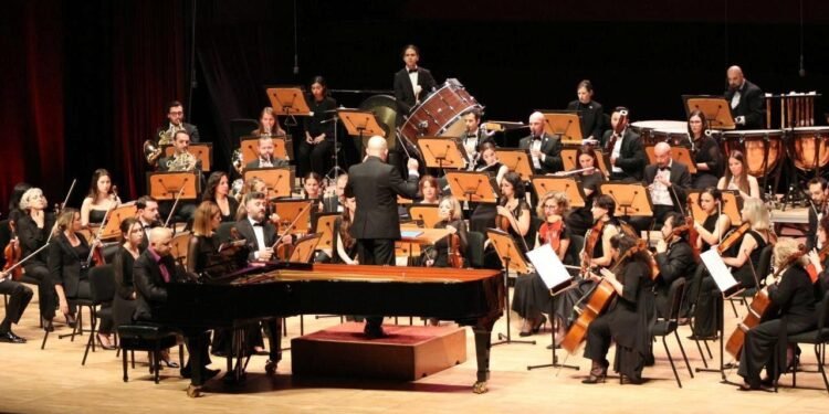 CRR Senfoni Orkestrası’nın İstanbul Turnesi: Şef Nil Vendittiyle Yeni Seferler