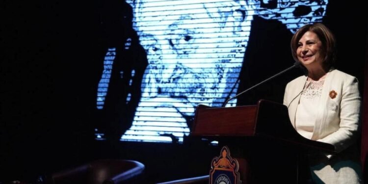 Genco Erkal Emek ve Onur Ödülü: Ayşegül Yüksel’e İlk Sahiplik ve Anma Töreninin Sanatsal Mirası