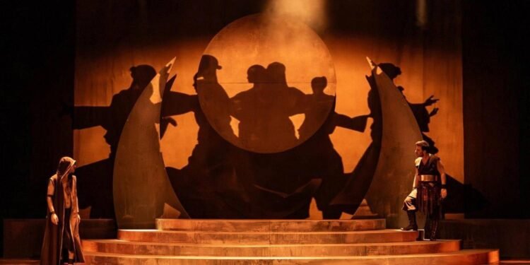 Kadıköy Süreyya’da İDOB’un Yeniden Yansıması: Deli Dumrul ve Tehlikeli Oyun”in Dünya Prömiyerinden Seçmeler