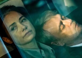 Sarı Zarflar: Namal’ın Sahnedeki Vakuru ve Berlin’in Gölgesindeki Hikaye