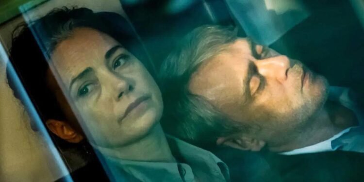 Sarı Zarflar: Namal’ın Sahnedeki Vakuru ve Berlin’in Gölgesindeki Hikaye