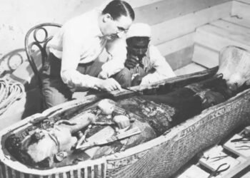 Tutankamon’un Mezarı: Zamanı Aşan Keşif ve Hazine Yolculuğu