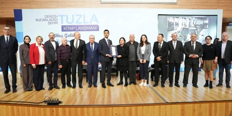 Tuzla’nın 2.5 Milyar Yıllık Tarihini Anlatan Eser: Denizin Kucakladığı Şehir Tuzla Tanıtıldı