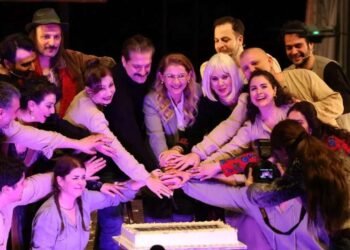 BBT’nin Dünya Tiyatro Günü coşkusu: Aziz Nesin’in Eşeğin Gölgesi ücretsiz sahnede