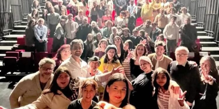 Belçika’da Dünya Tiyatro Günü Coşkusu: Binfikir Tiyatrosu’ndan Çocuklardan Yetişkinlere Zengin Gösteri