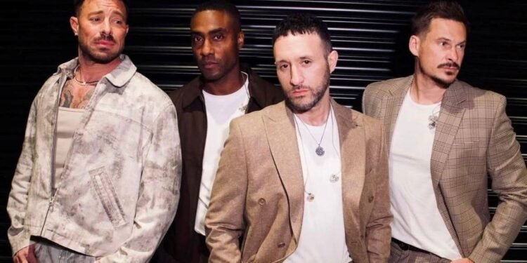 Blue’nin Türkiye Turu: İstanbul ve Ankara’da 25. Yıl Coşkusu