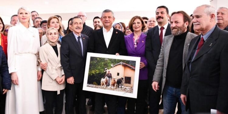 Ceyhun Atuf Kansu Şiirleri Eşliğinde Kadın Fotoğrafları: Eskişehir Açılışı ve Katılımcılar