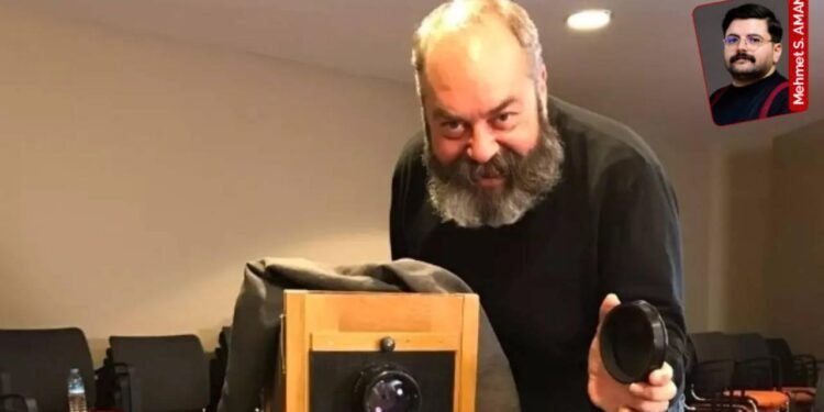 Geriye Dönüp Bakmadan İleriye Bakan Bursa Şehir Tiyatrosu: Ali Düşenkalkar ile Yolculuk ve Yeni Projeler