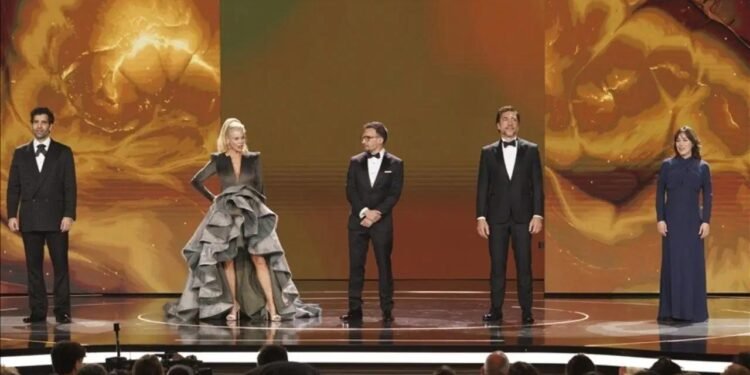 Goya Ödülleri Gala Gecesinde Gazze ve Filistin Destekli Rozetler