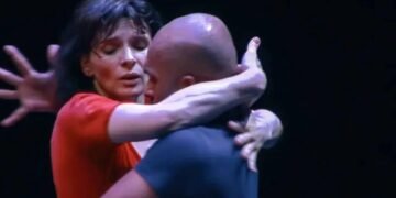 Juliette Binoche: Belgesel Yönetmenliği Yolculuğu ve Sahneyle İç İçe Dört Kıtadan Gelen İlham