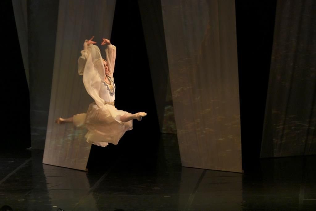 Nefes: Anadolu’nun Ezgilerini Çağdaş Sahneye Taşıyan Bir Dünya Prömiyeri